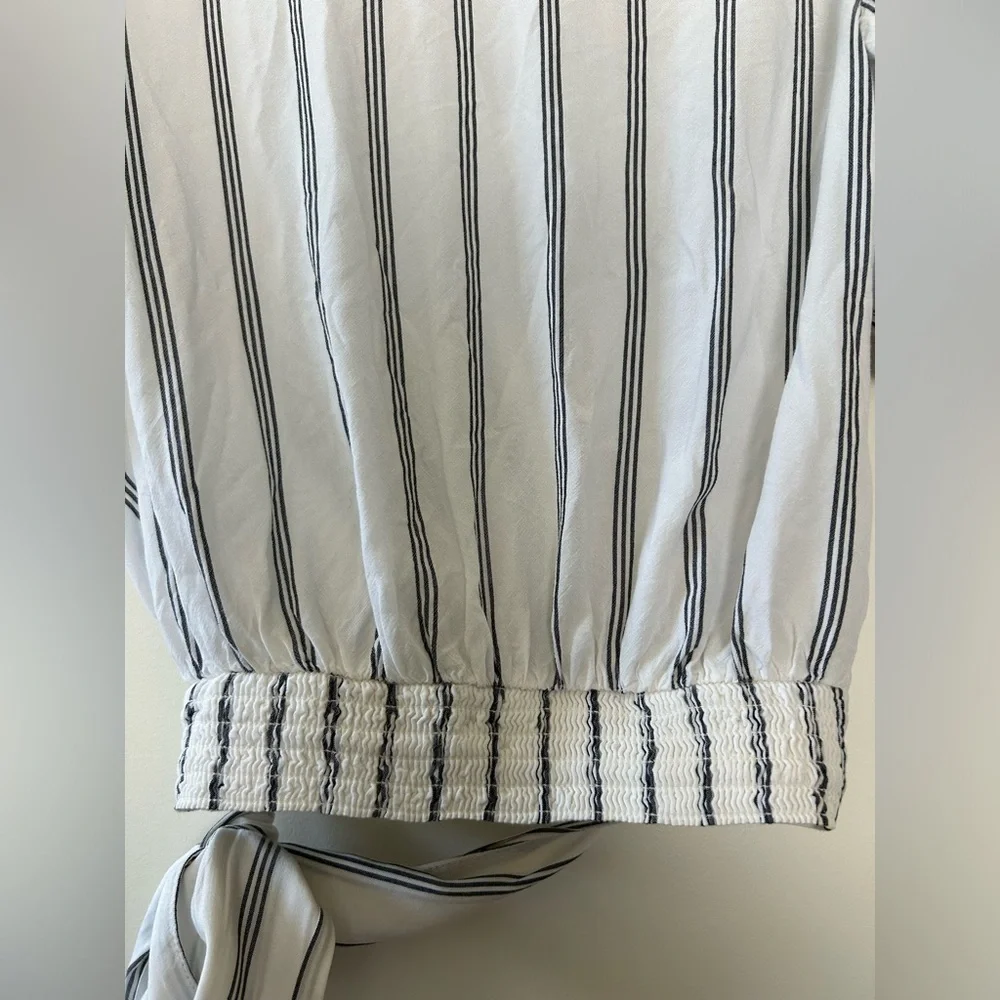 Abercrombie & Fitch White and Gray Puff Sleeve Wrap Blouse